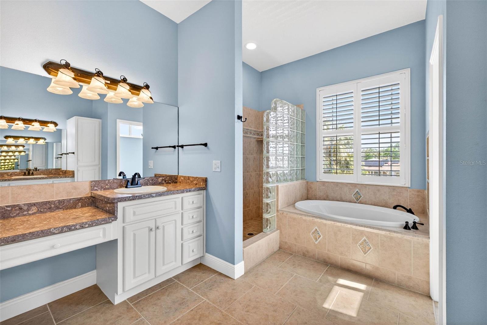 Image 42 of 92 For 821 Blue Heron Boulevard