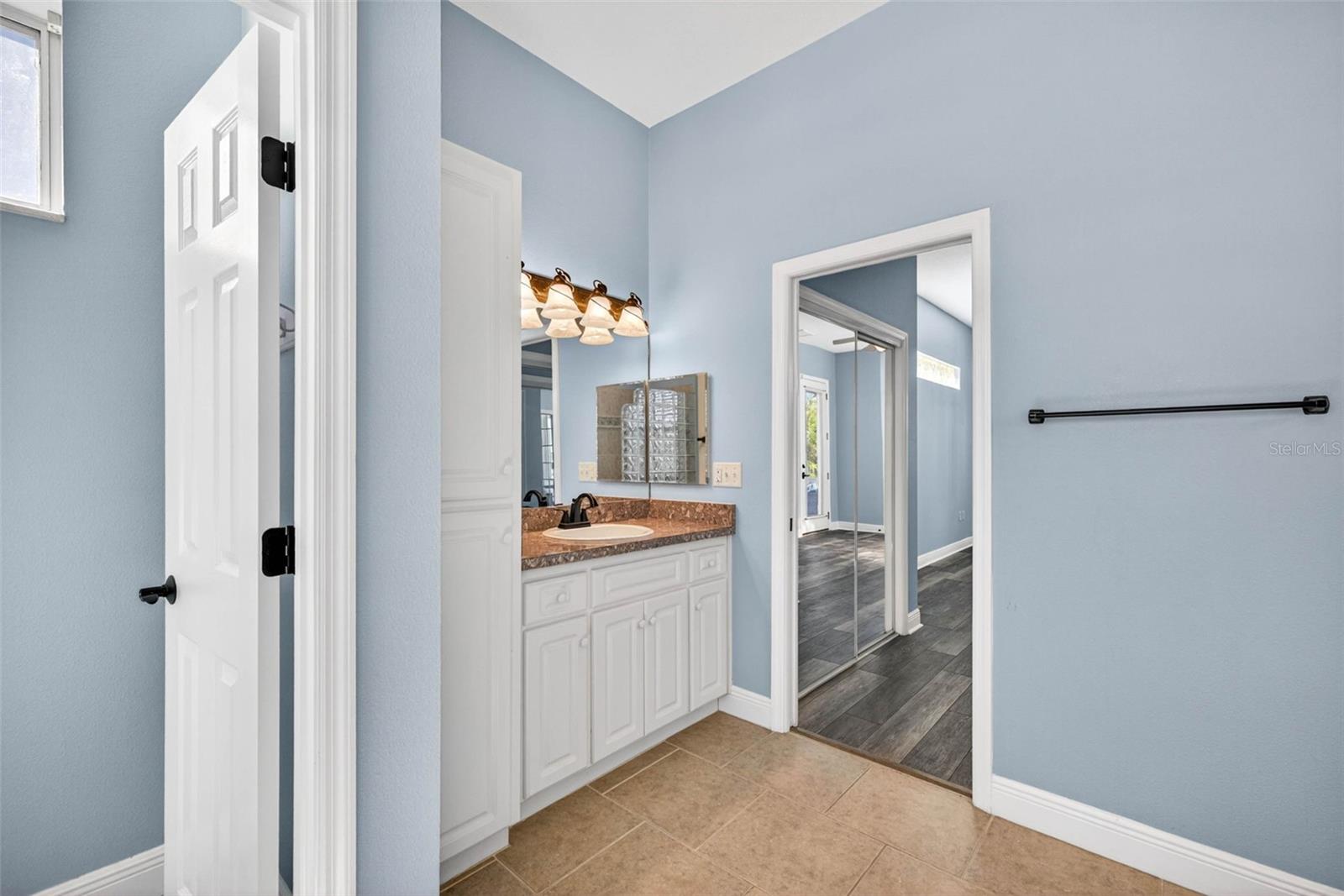 Image 44 of 92 For 821 Blue Heron Boulevard