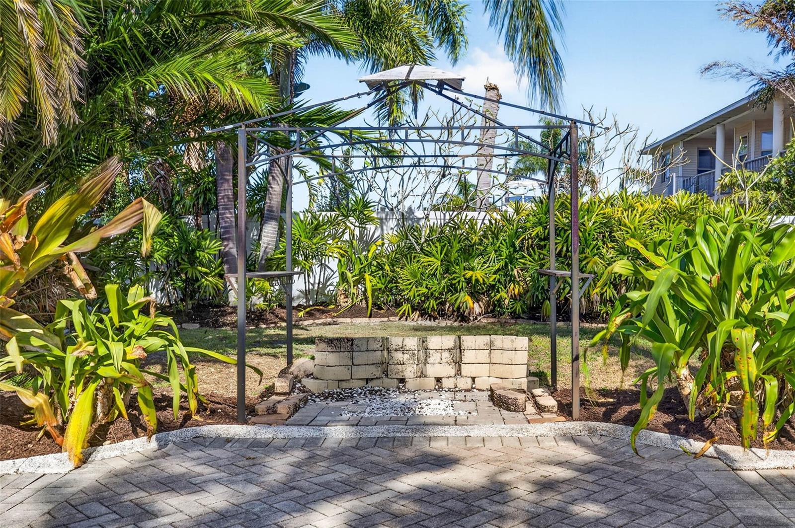 Image 63 of 92 For 821 Blue Heron Boulevard