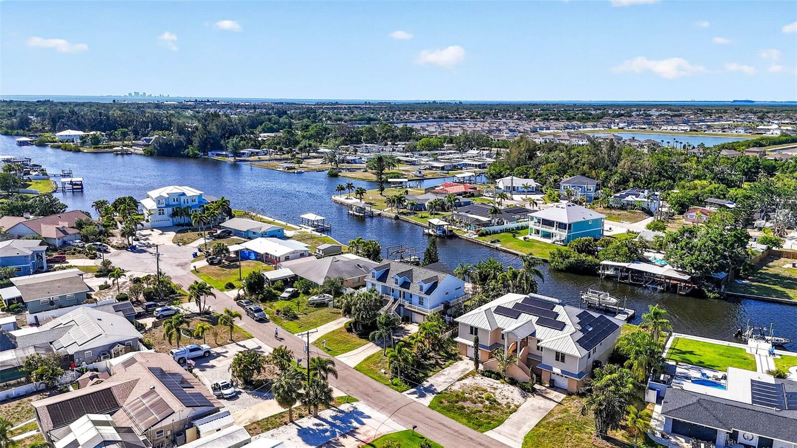 Image 85 of 92 For 821 Blue Heron Boulevard