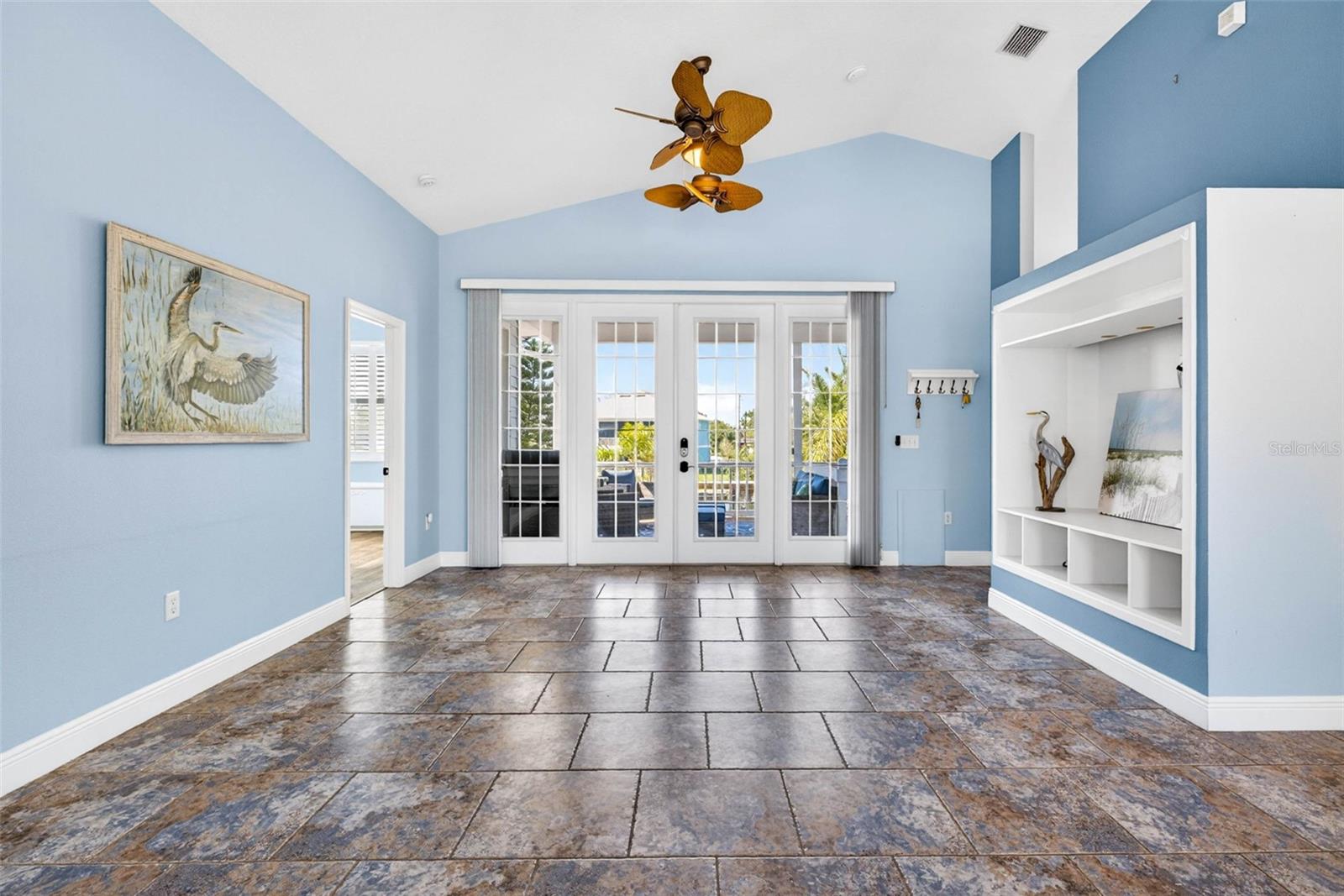 Image 9 of 92 For 821 Blue Heron Boulevard