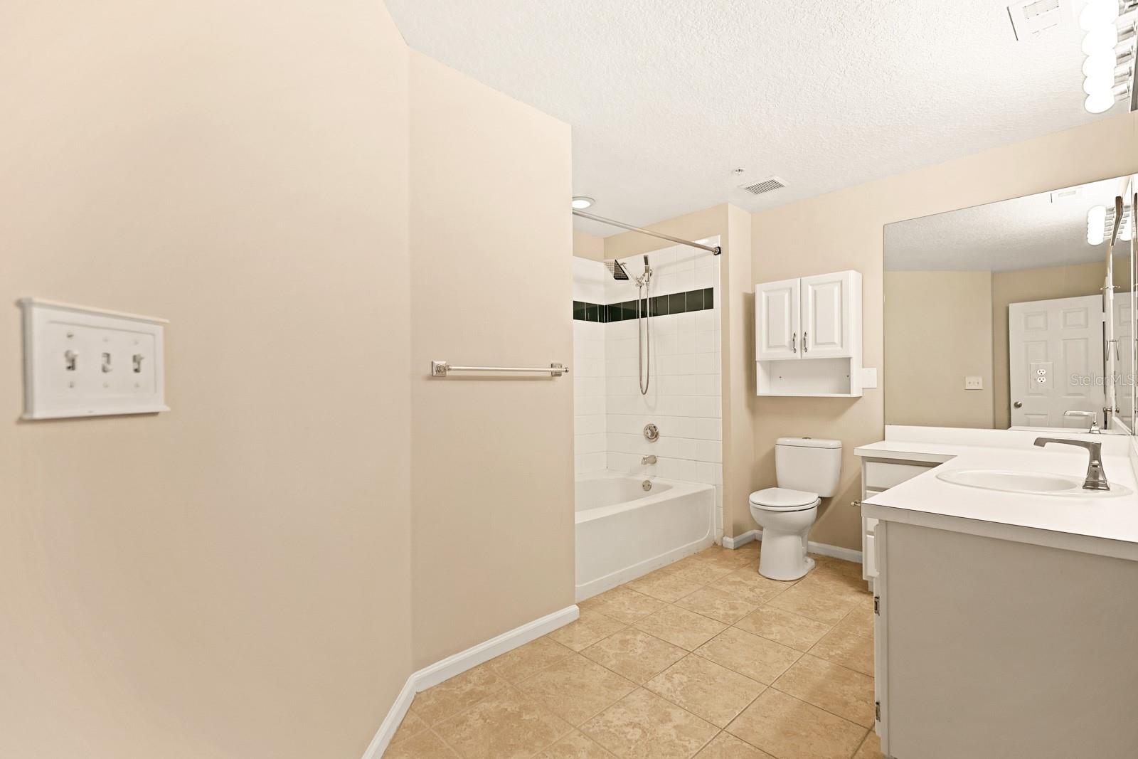 Image 12 of 22 For 5302 Bay Club Circle