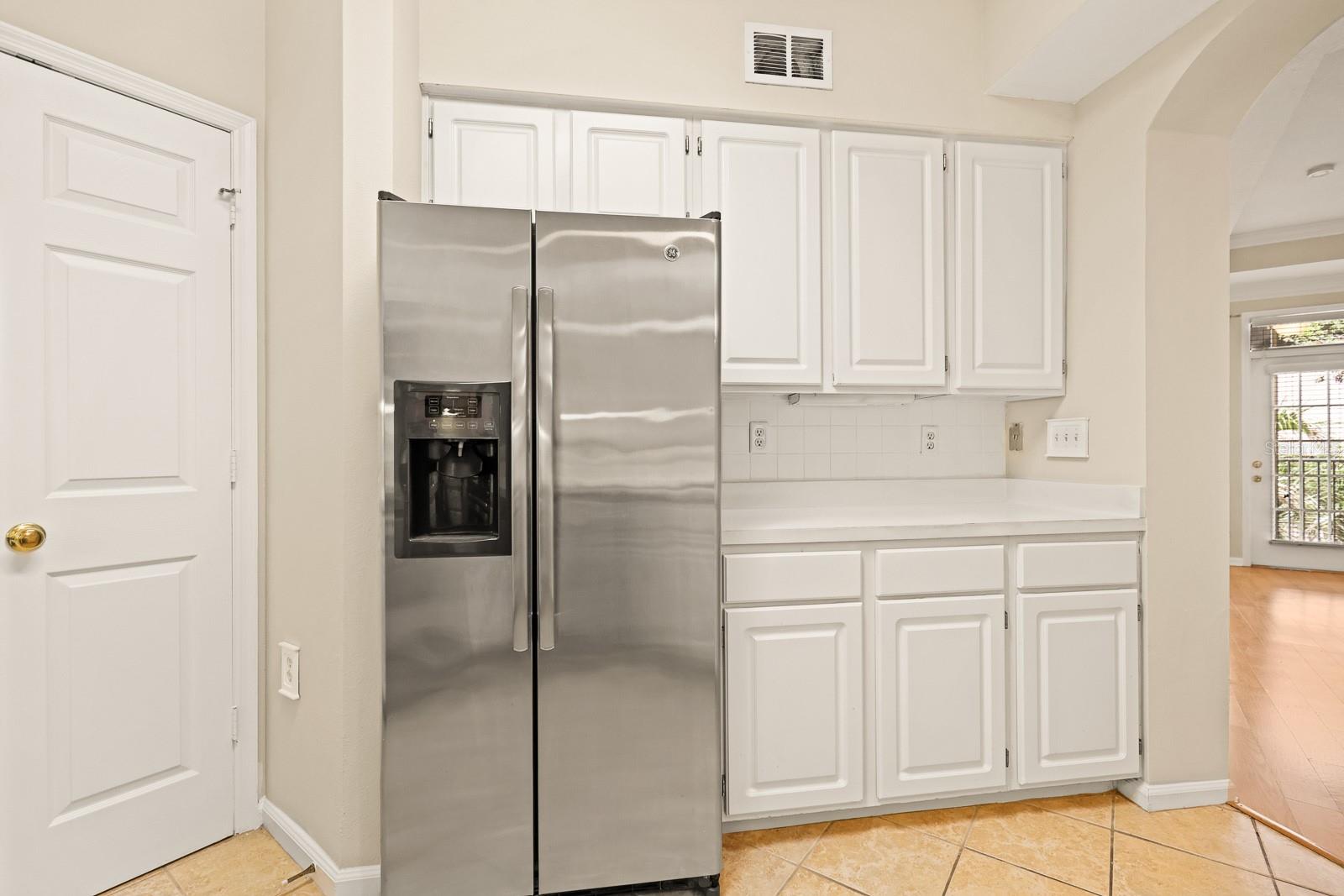 Image 9 of 22 For 5302 Bay Club Circle