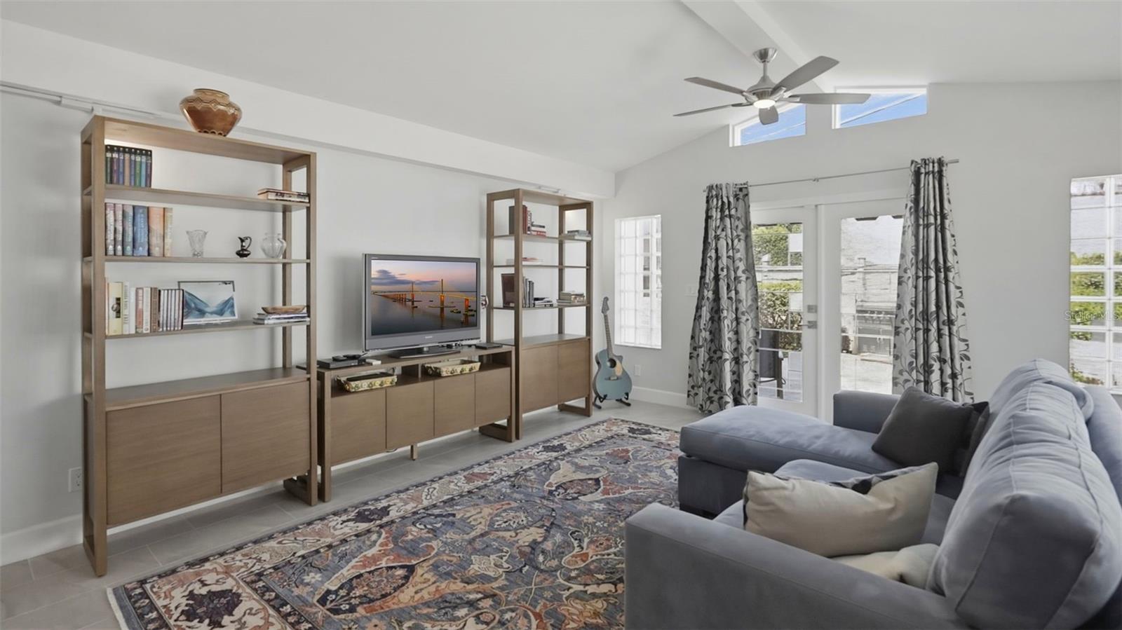 Image 11 of 45 For 125 23rd Avenue Ne