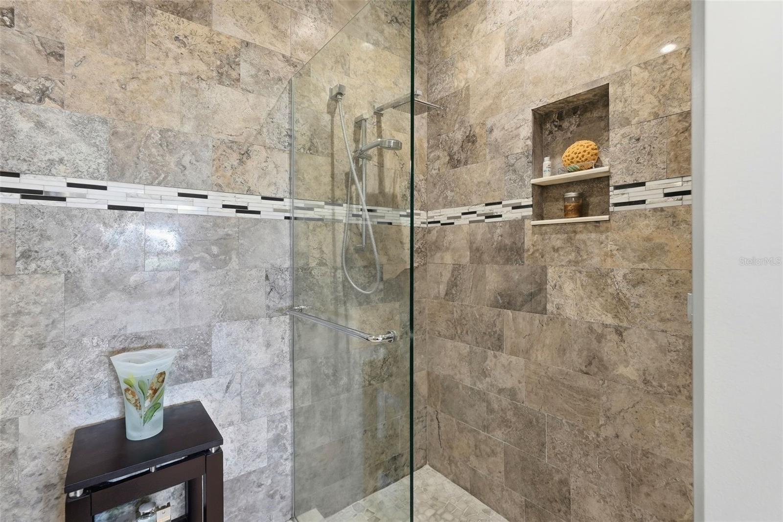 Image 22 of 45 For 125 23rd Avenue Ne