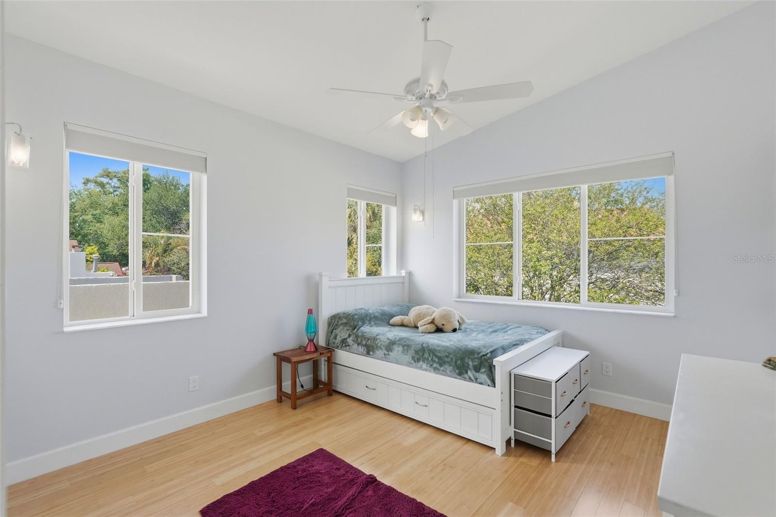 Image 27 of 45 For 125 23rd Avenue Ne