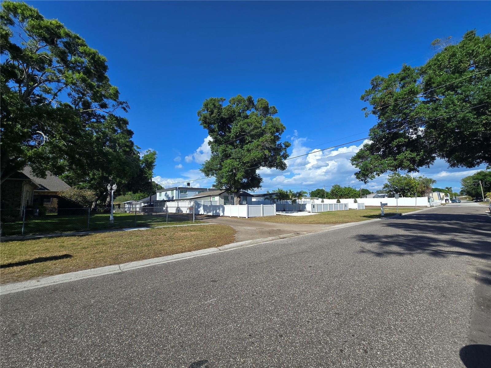 Image 16 of 31 For 2526 40th Avenue N