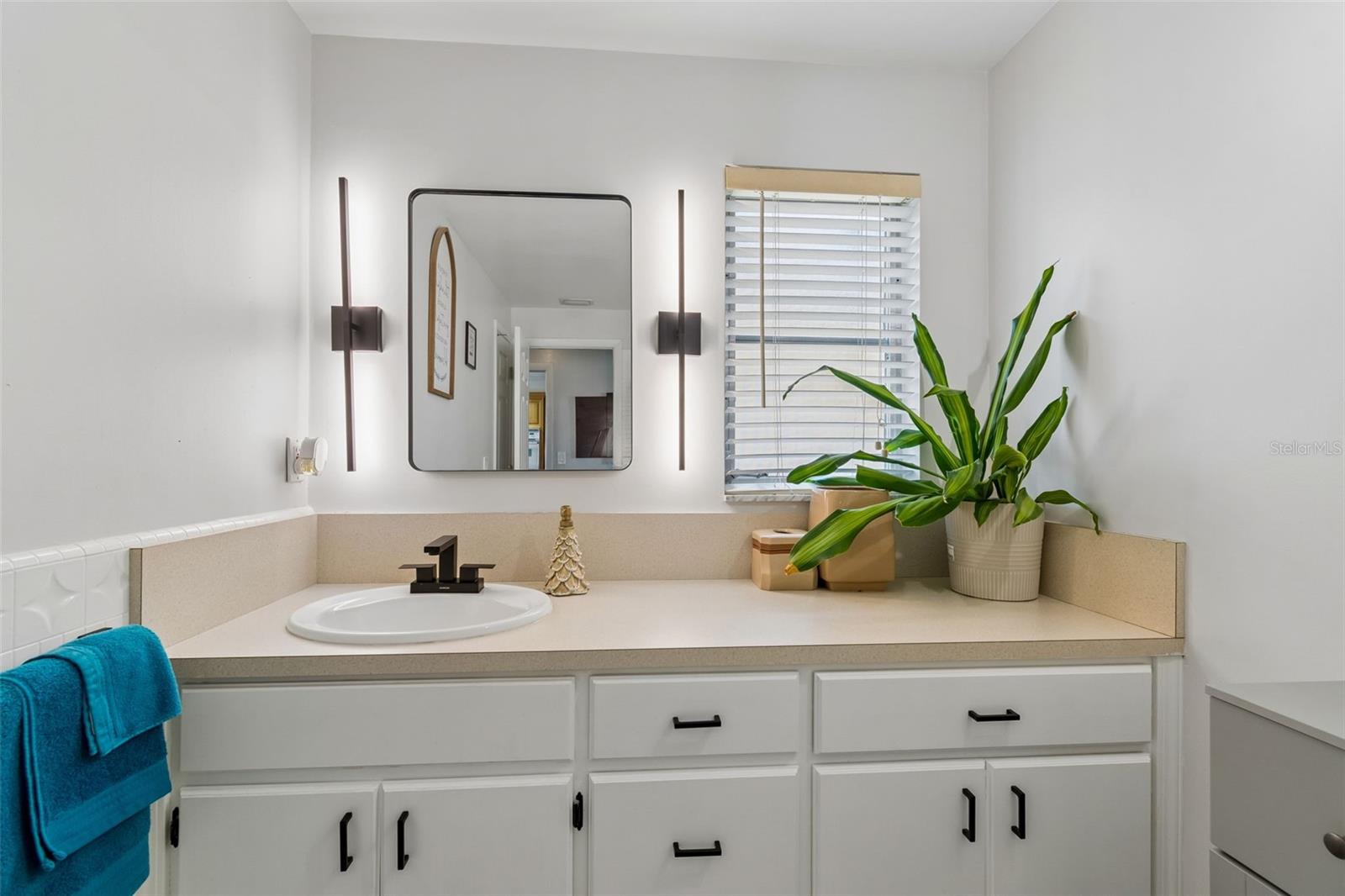 Image 21 of 38 For 1441 Ambassador Drive