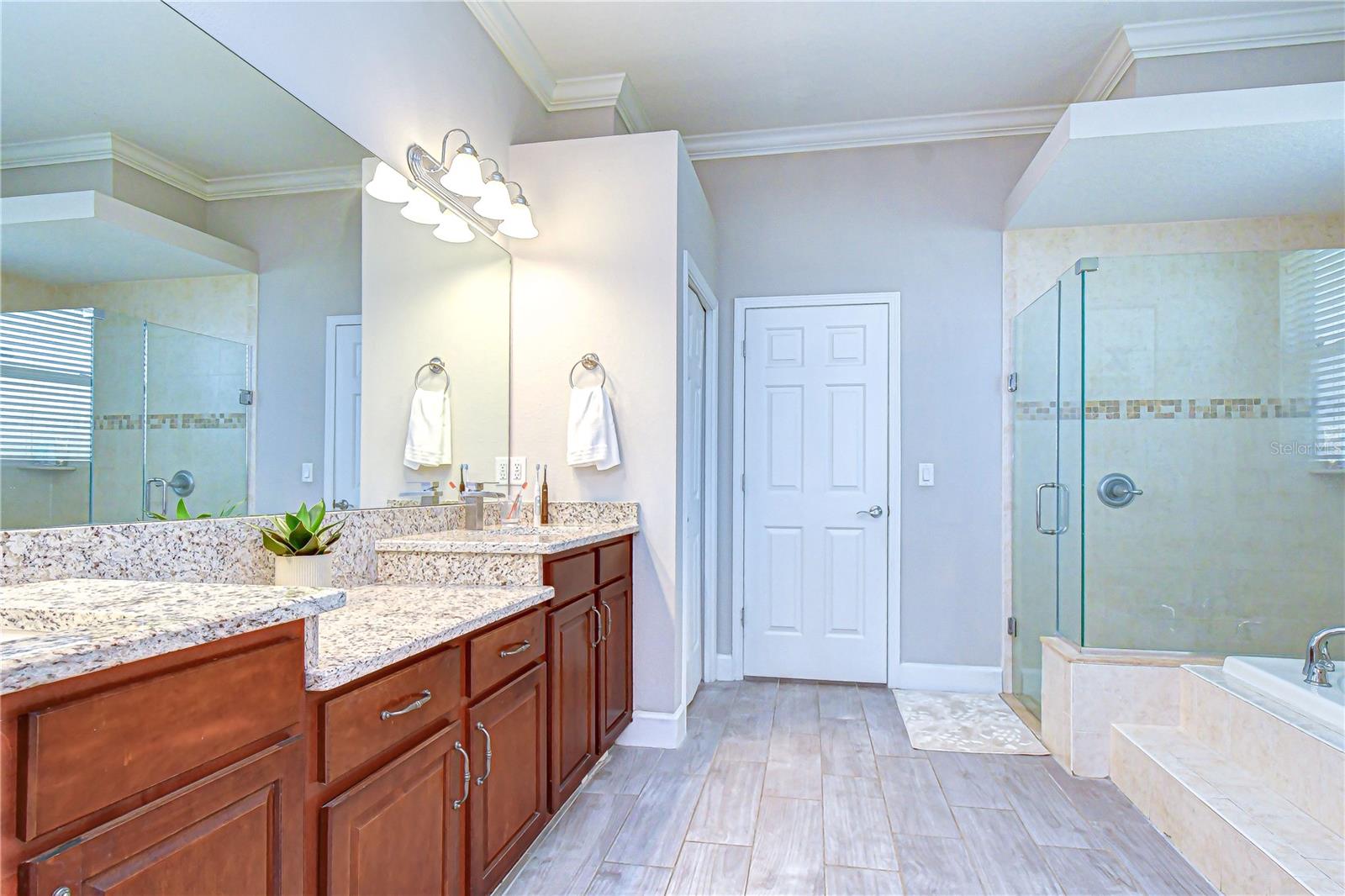 Image 20 of 37 For 14112 Creek Run Drive