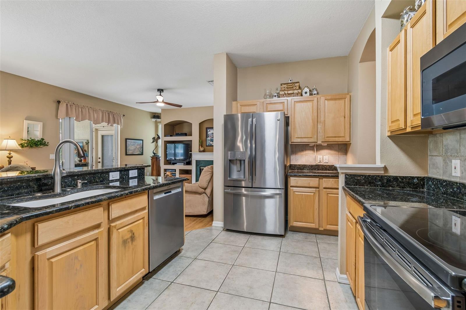 Listing photo id 10 for 2901 Red Coat Circle