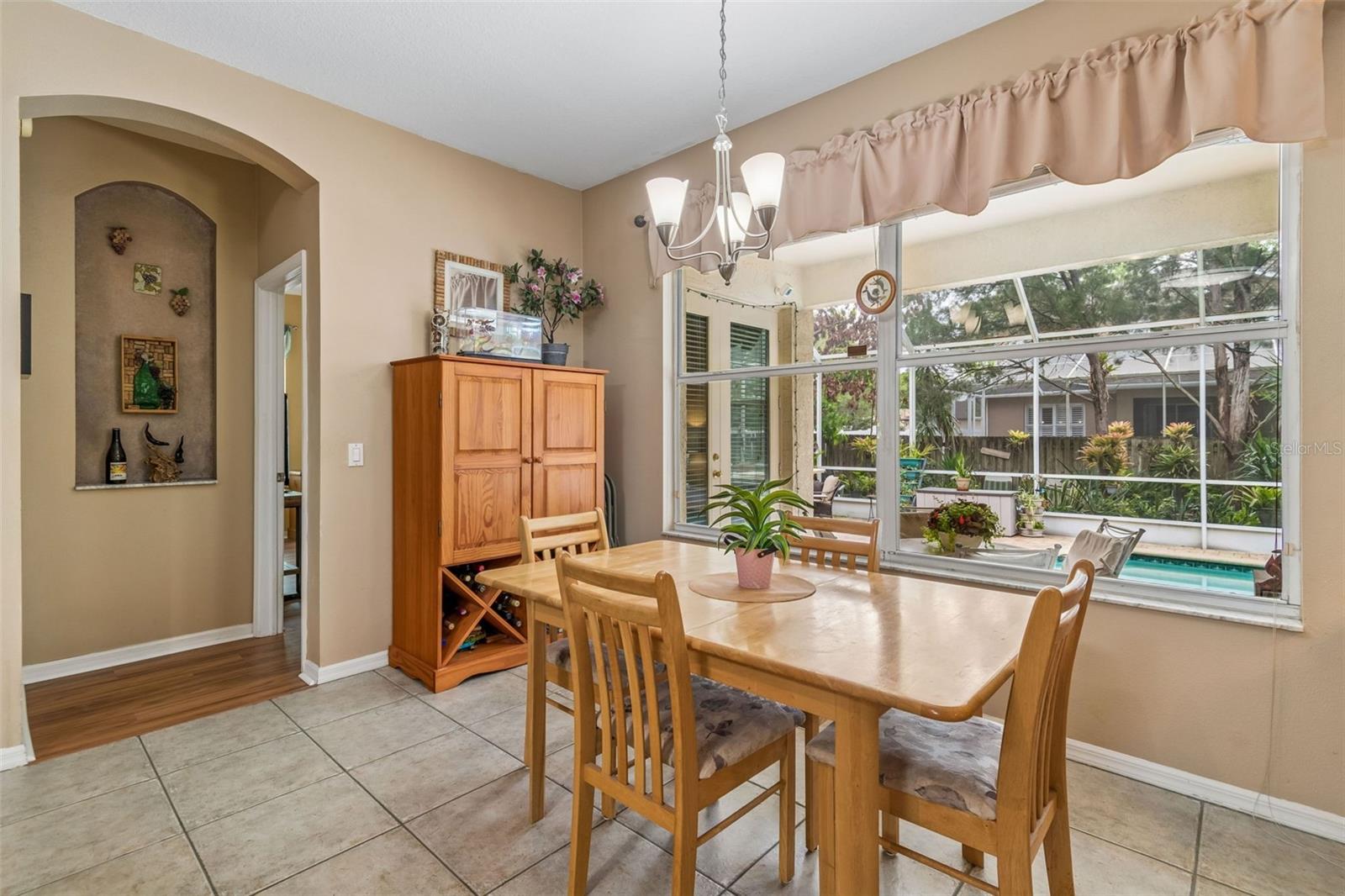 Listing photo id 13 for 2901 Red Coat Circle