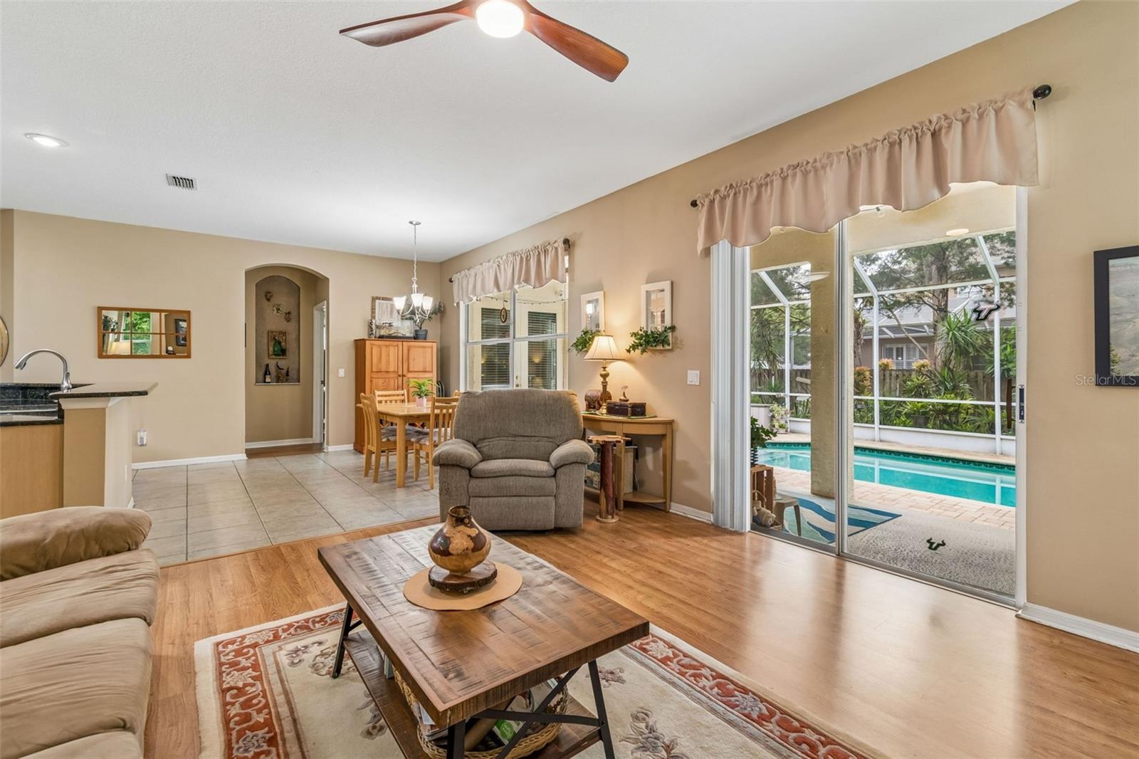 Listing photo id 16 for 2901 Red Coat Circle