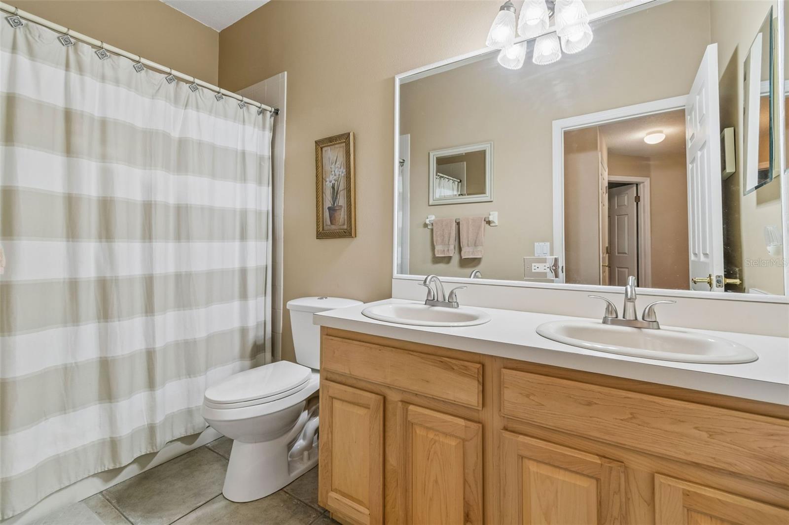 Listing photo id 17 for 2901 Red Coat Circle