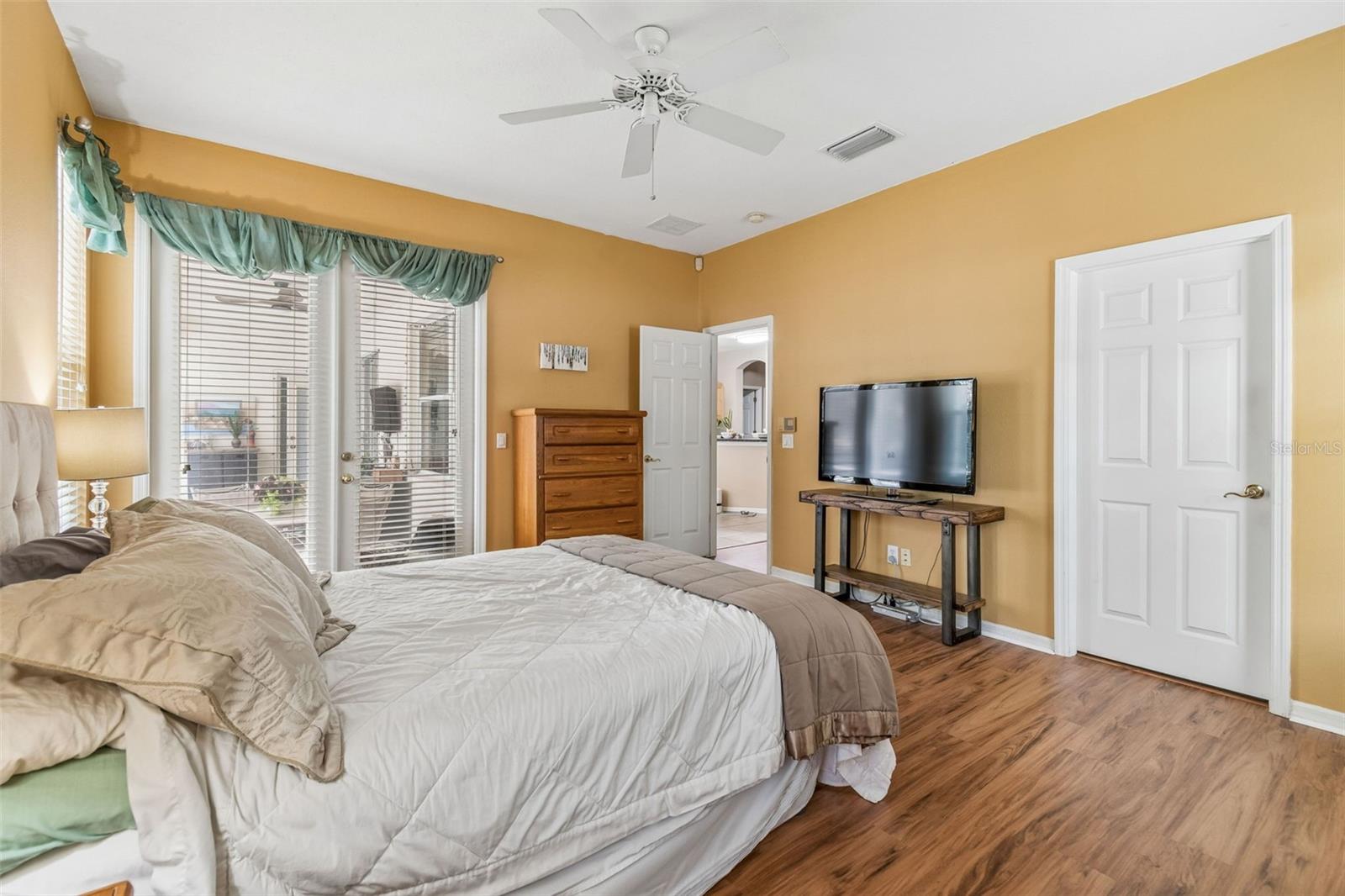 Listing photo id 25 for 2901 Red Coat Circle