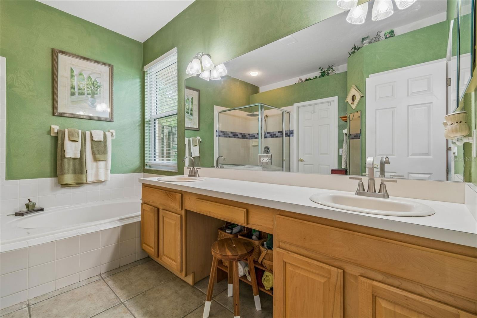 Listing photo id 27 for 2901 Red Coat Circle