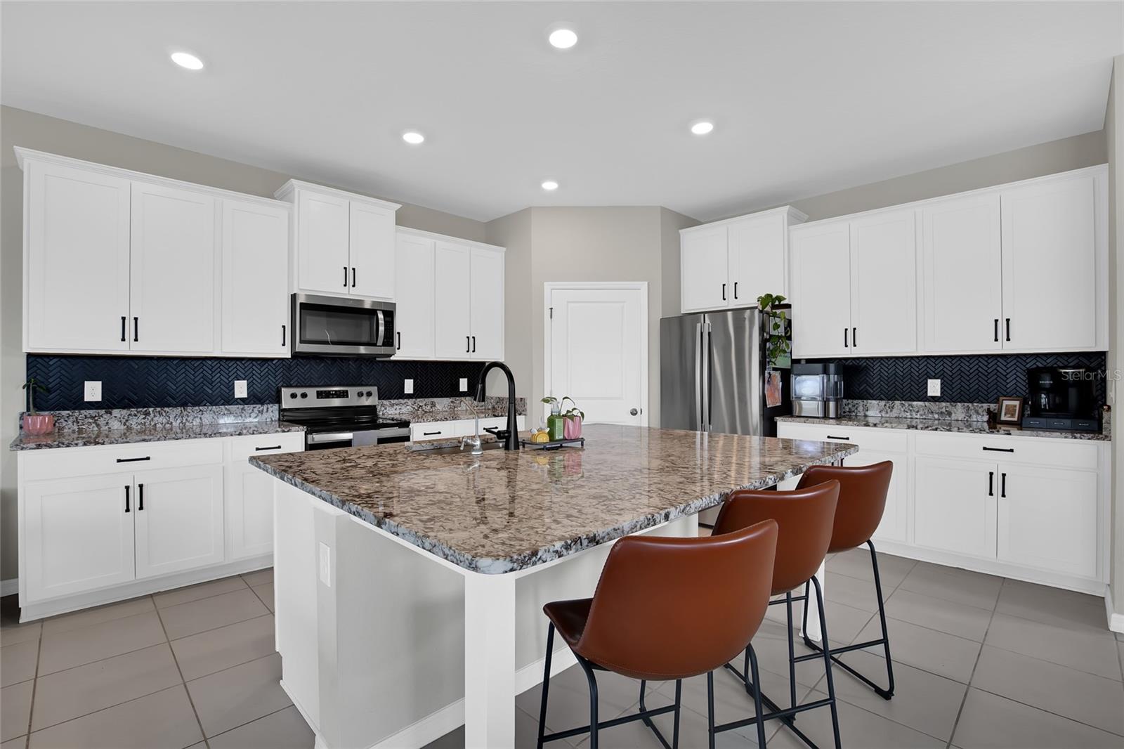 Listing photo id 10 for 32265 Conchshell Sail Street