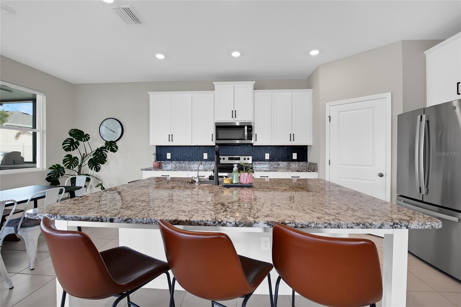 Listing photo id 11 for 32265 Conchshell Sail Street