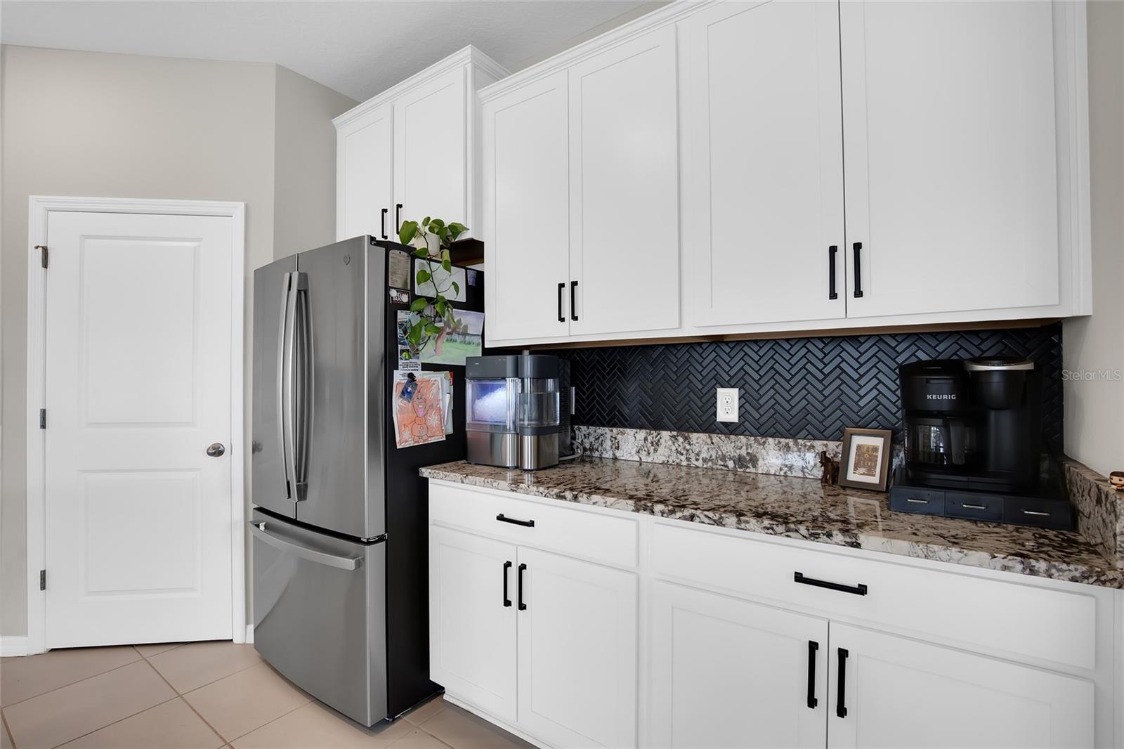 Listing photo id 12 for 32265 Conchshell Sail Street