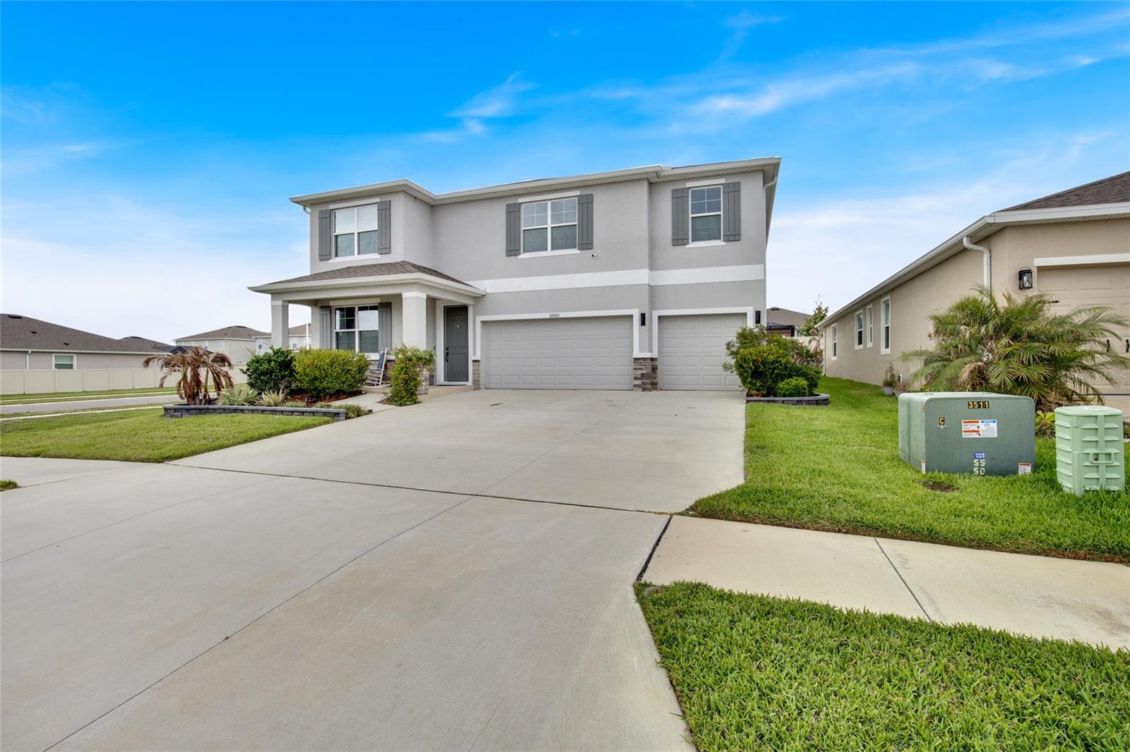 Listing photo id 1 for 32265 Conchshell Sail Street