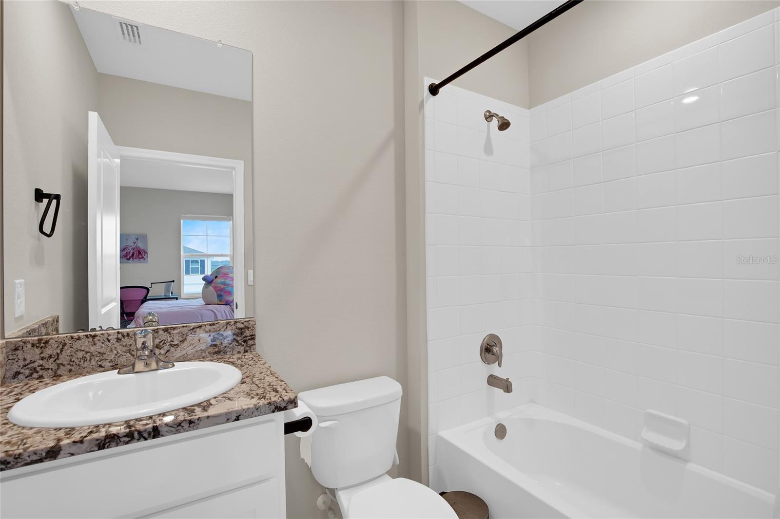 Listing photo id 29 for 32265 Conchshell Sail Street