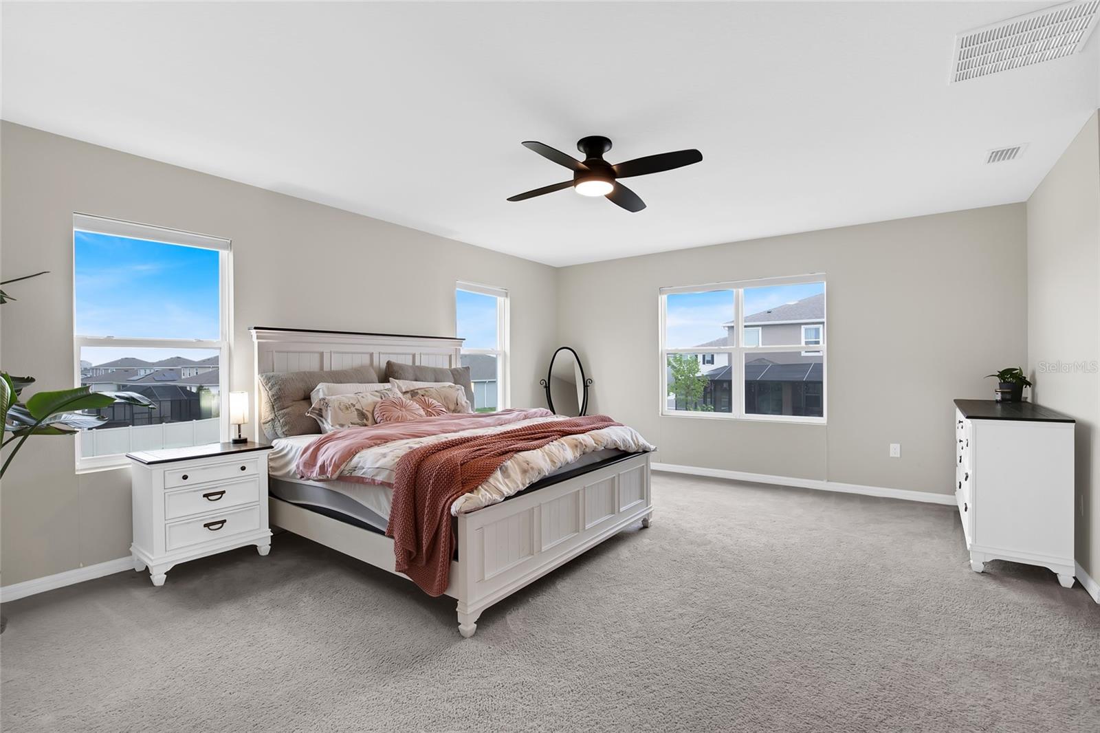 Listing photo id 34 for 32265 Conchshell Sail Street