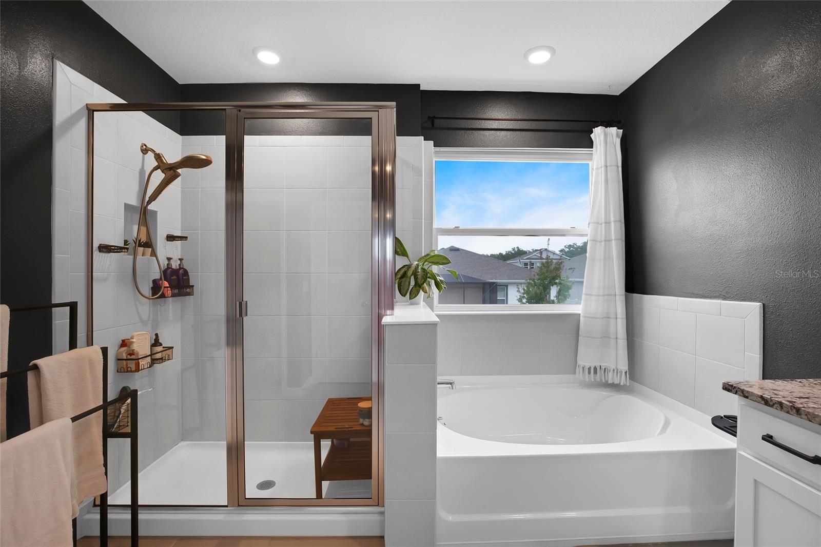 Listing photo id 38 for 32265 Conchshell Sail Street