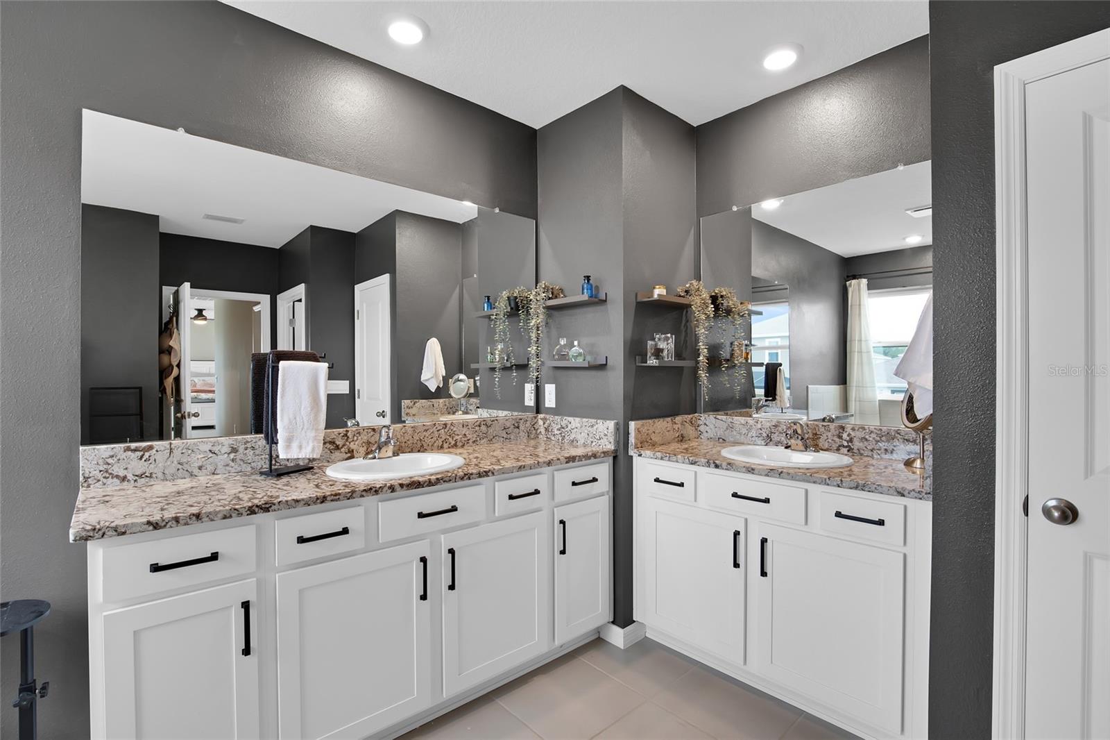 Listing photo id 39 for 32265 Conchshell Sail Street