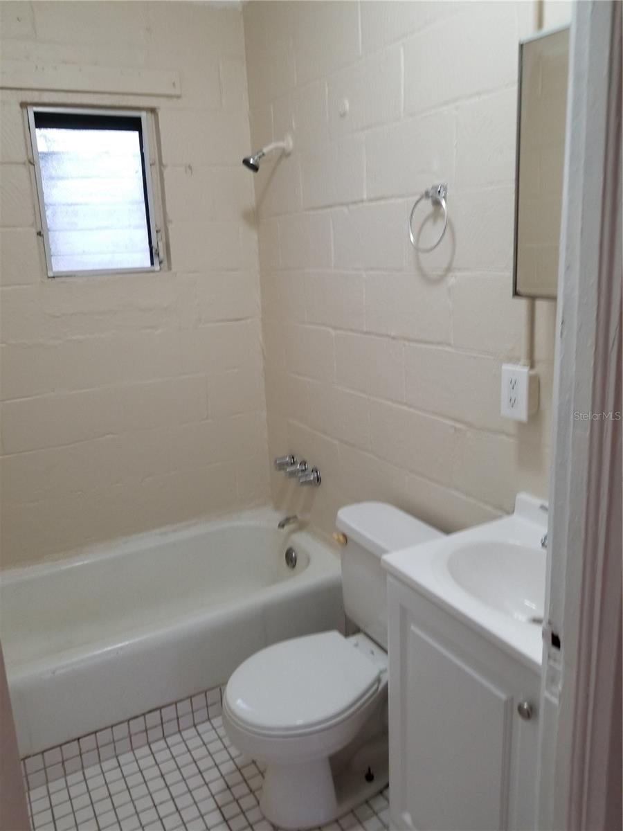 Image 5 of 6 For 1809 3rd Street