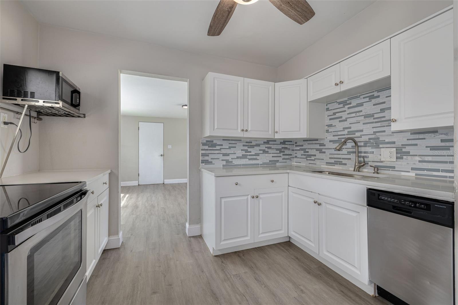 Image 9 of 22 For 4012 21st Street N