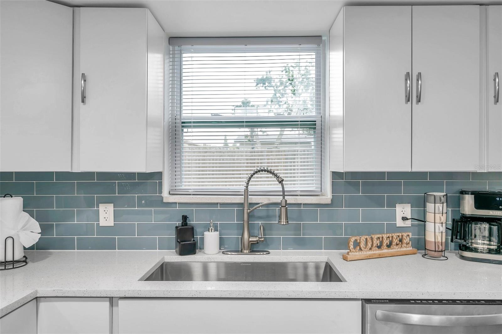 Listing photo id 14 for 3720 3rd Ave N