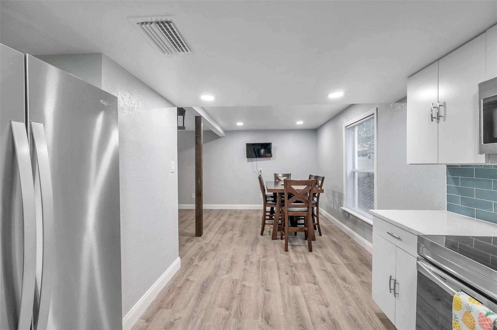 Listing photo id 17 for 3720 3rd Ave N