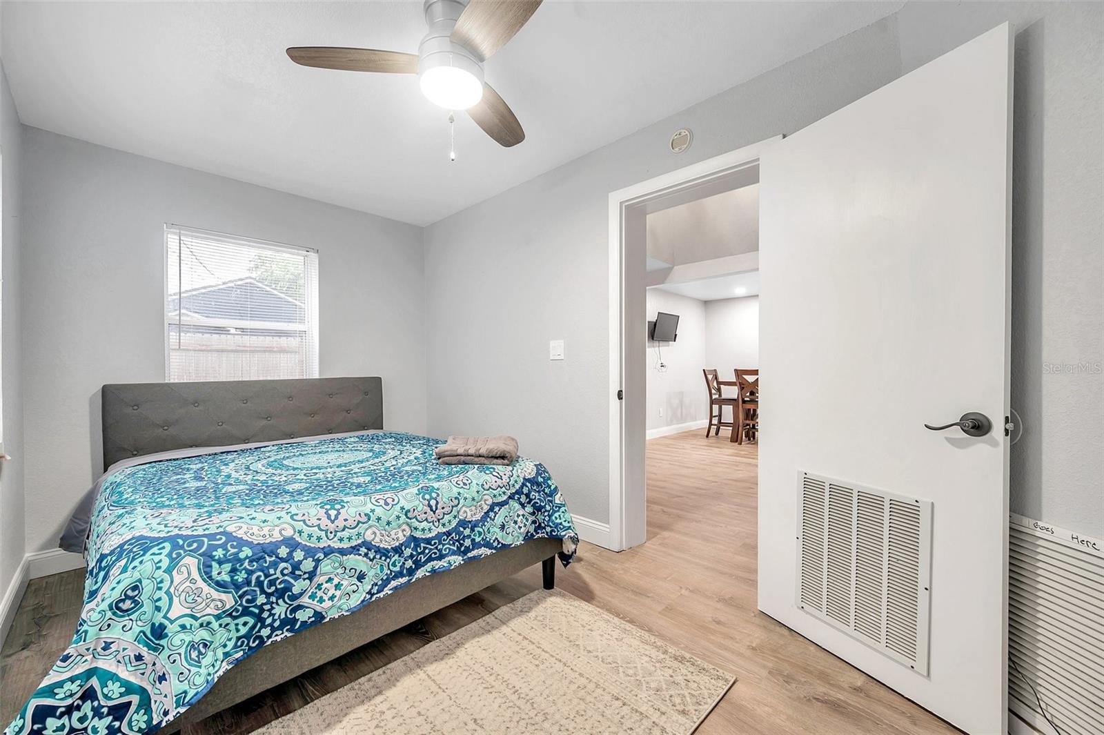 Listing photo id 25 for 3720 3rd Ave N