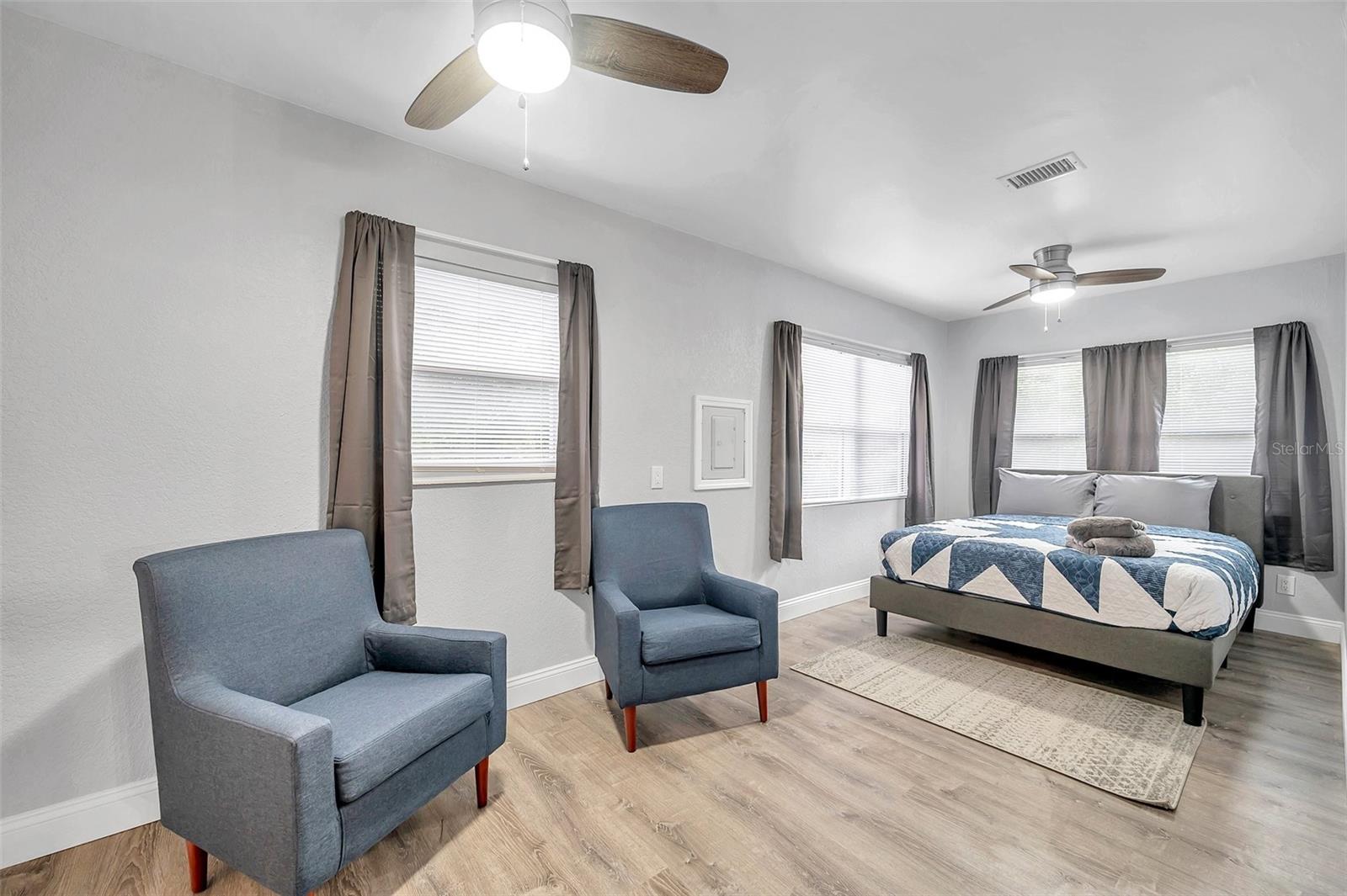 Listing photo id 42 for 3720 3rd Ave N