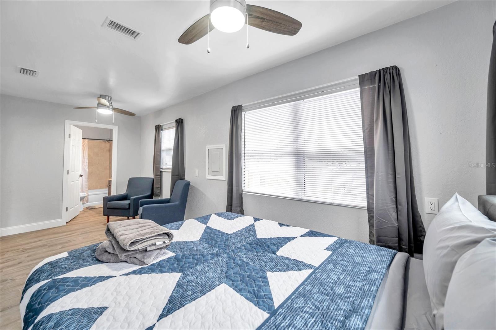 Listing photo id 46 for 3720 3rd Ave N