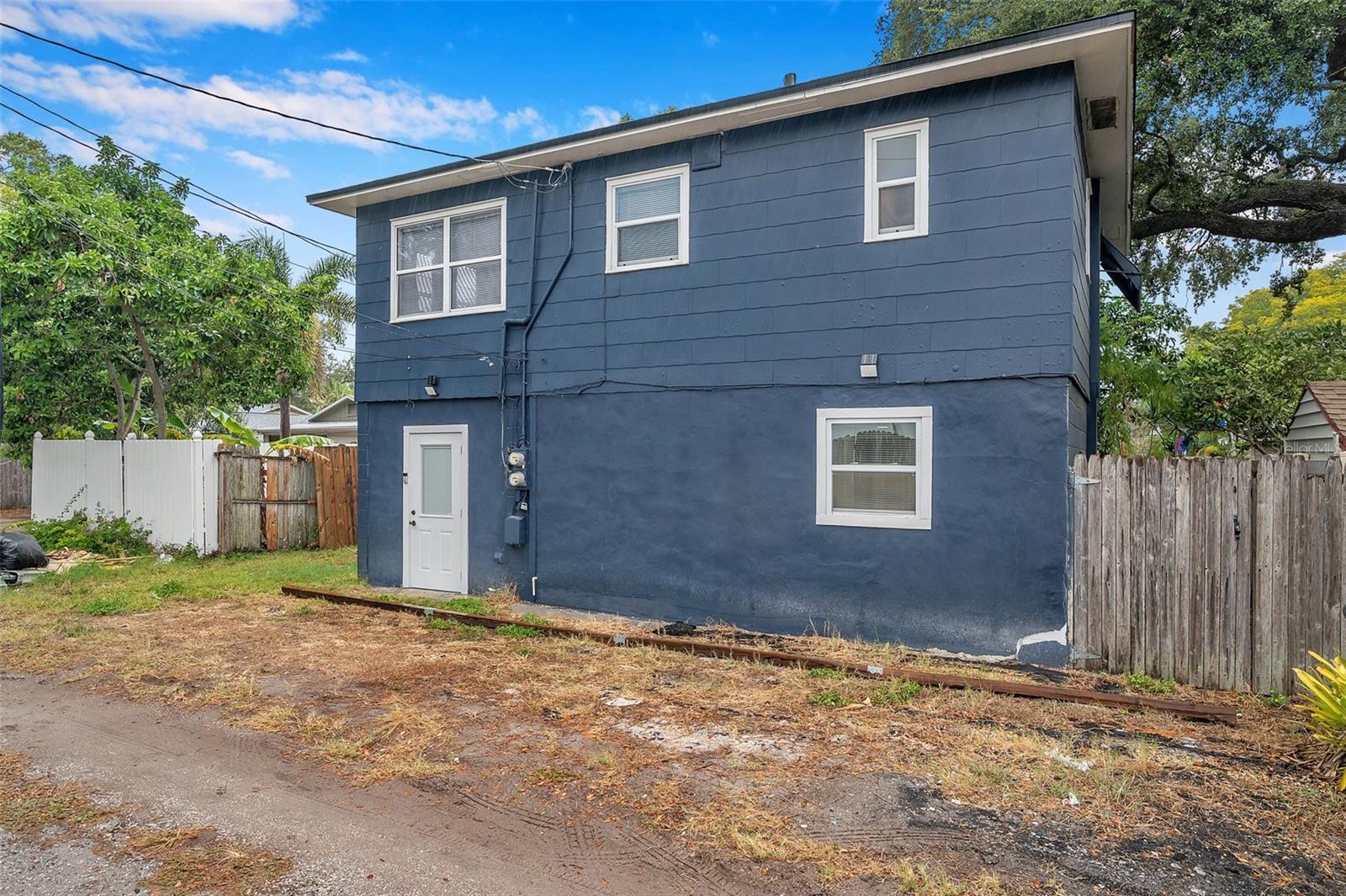 Listing photo id 55 for 3720 3rd Ave N