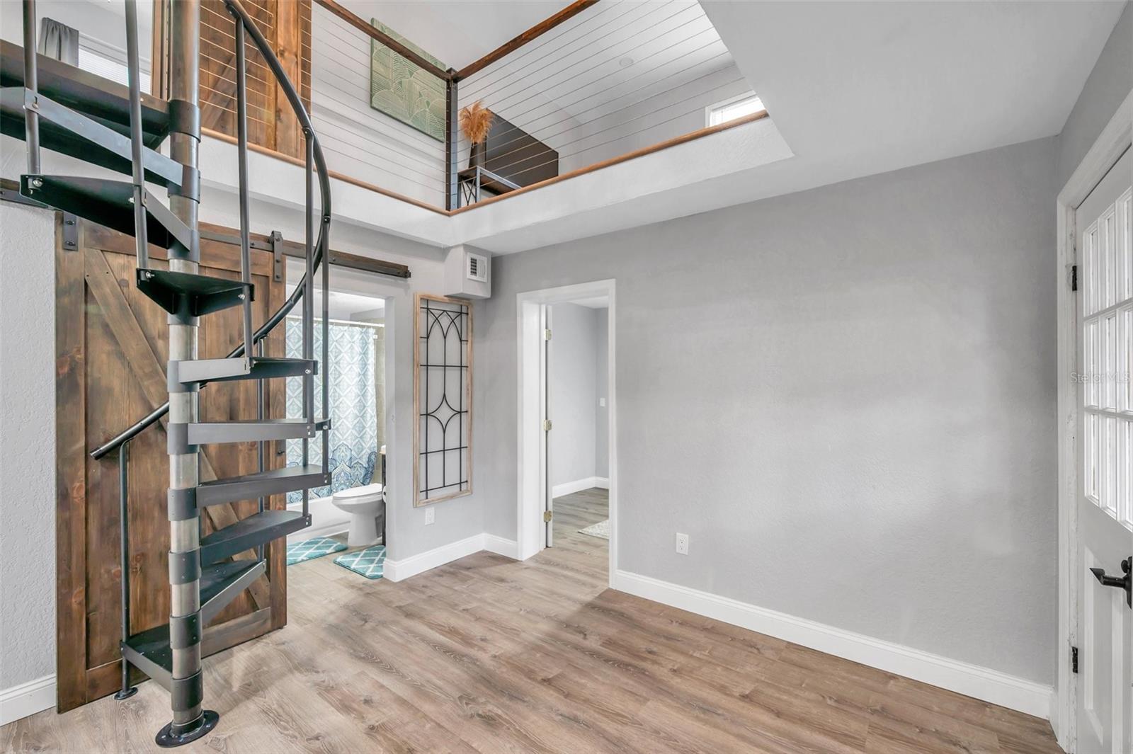 Listing photo id 5 for 3720 3rd Ave N