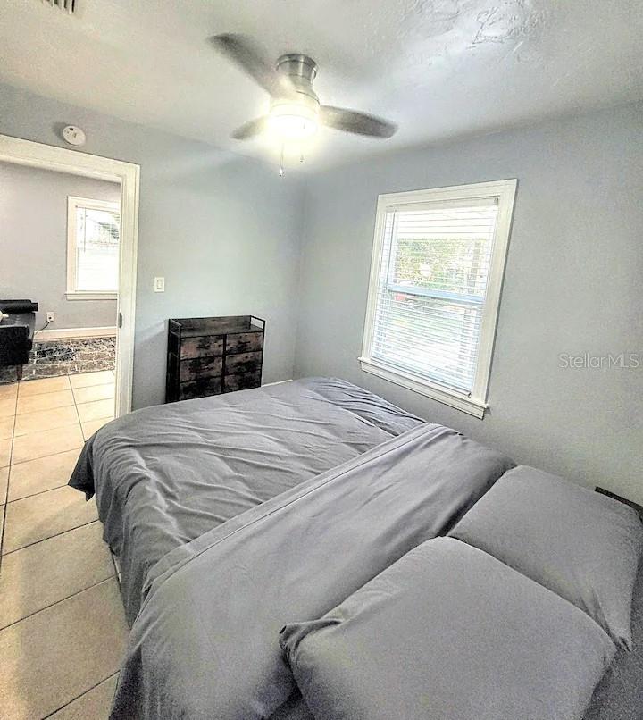 Listing photo id 77 for 3720 3rd Ave N