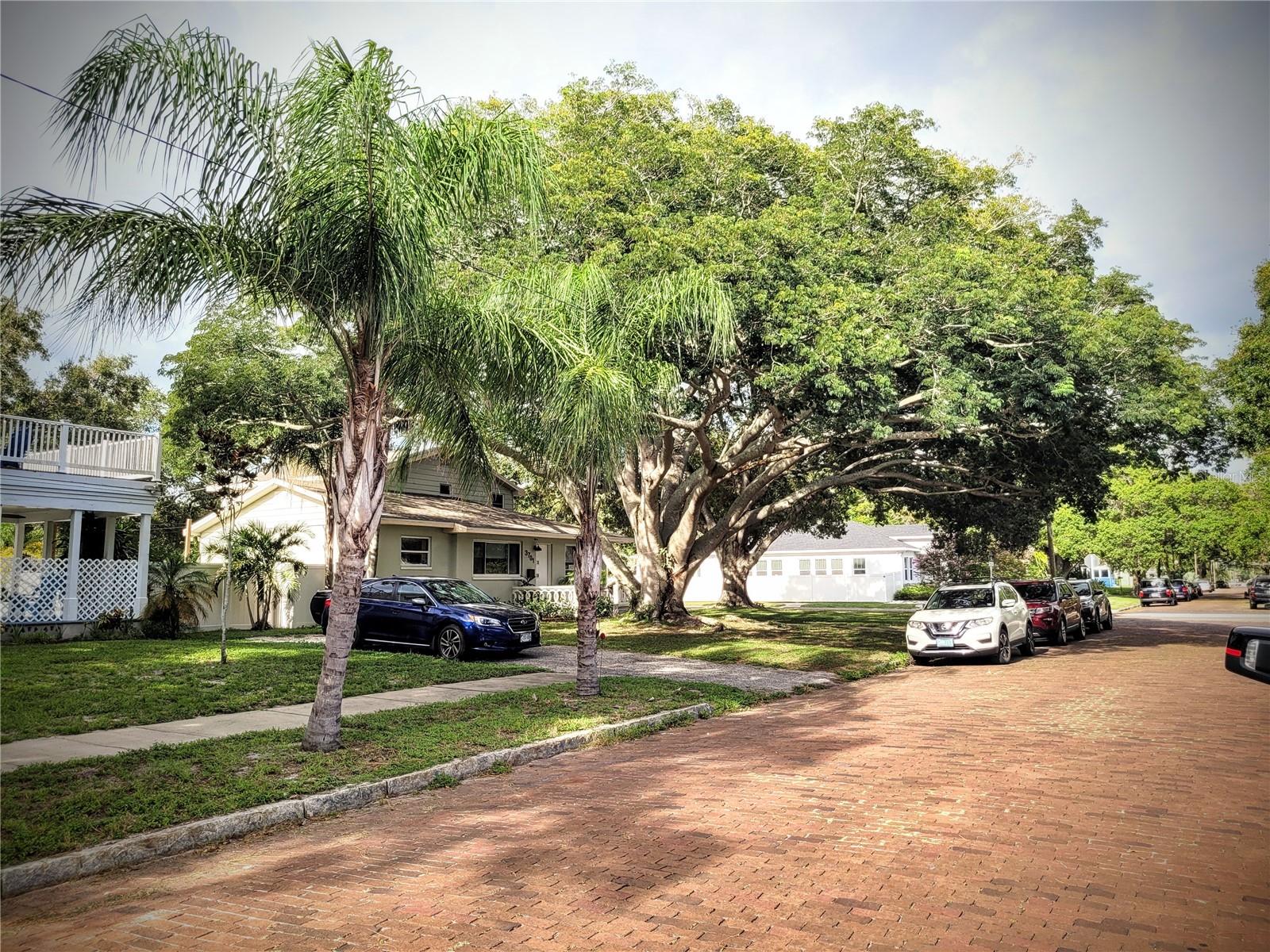 Listing photo id 82 for 3720 3rd Ave N