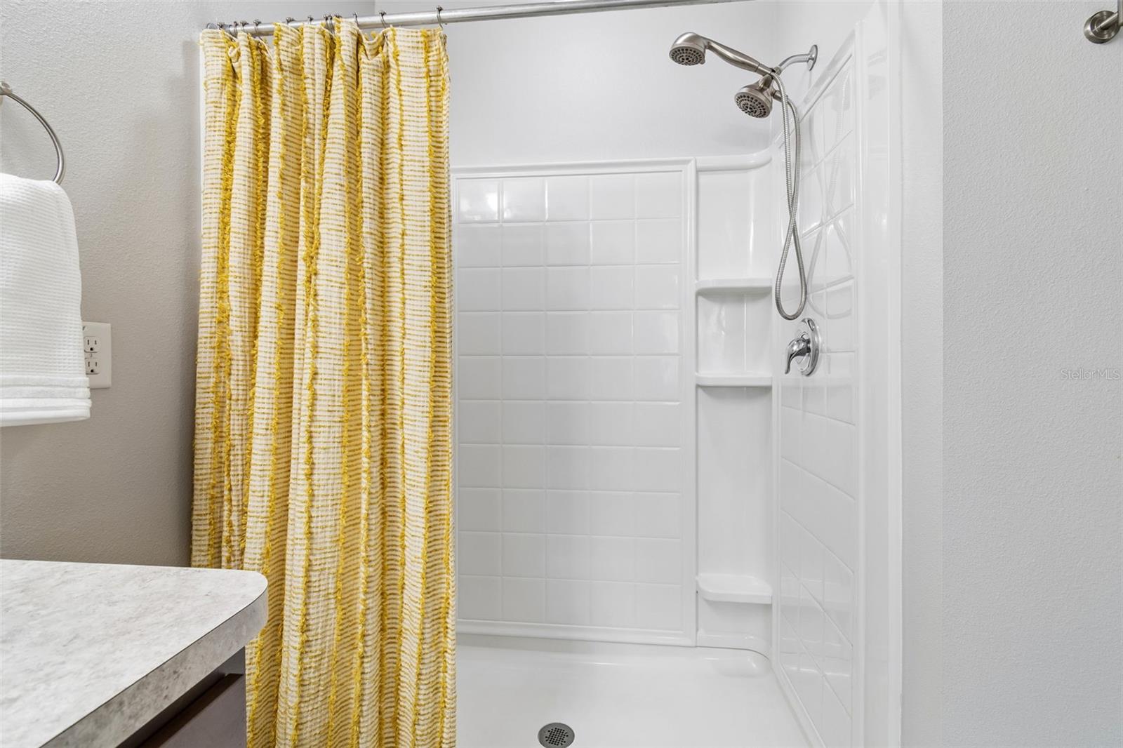 Listing photo id 15 for 10004 Warm Stone Street