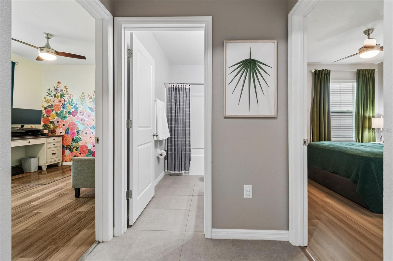 Listing photo id 19 for 10004 Warm Stone Street