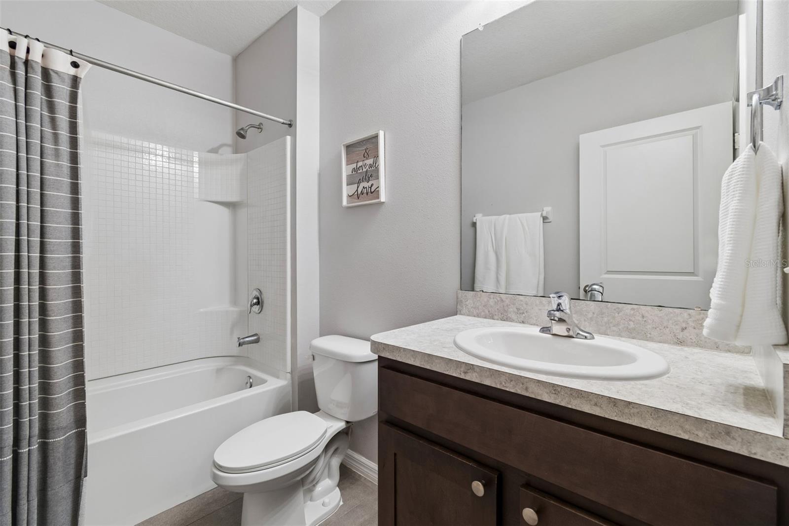 Listing photo id 20 for 10004 Warm Stone Street