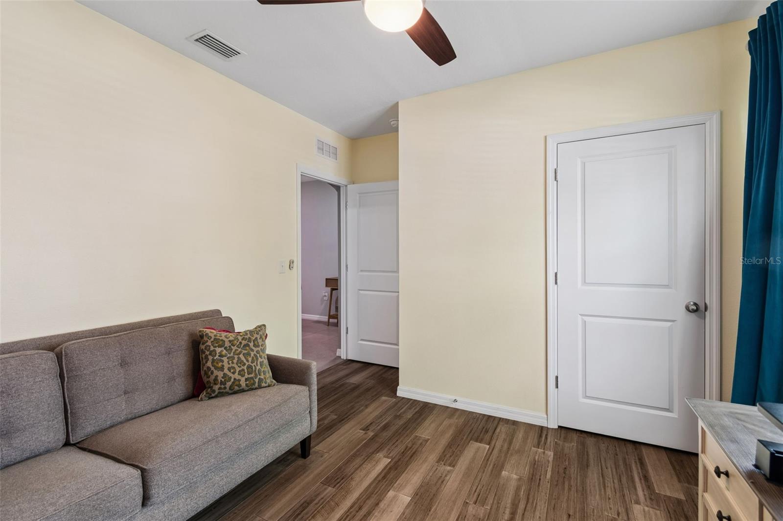 Listing photo id 21 for 10004 Warm Stone Street