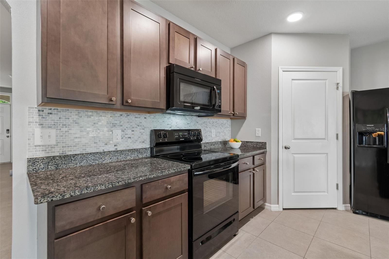 Listing photo id 4 for 10004 Warm Stone Street