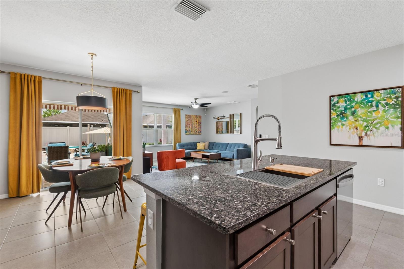 Listing photo id 5 for 10004 Warm Stone Street