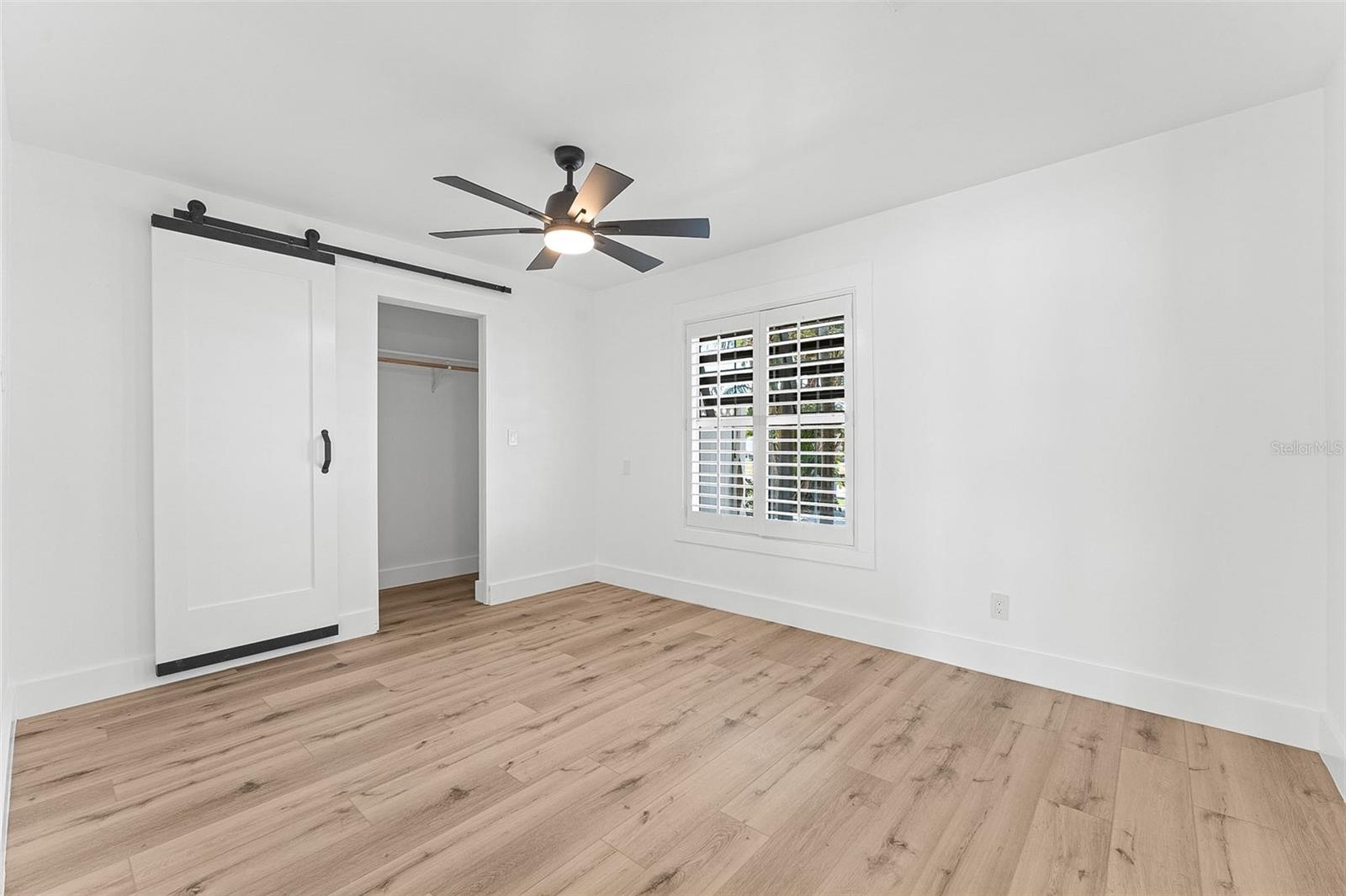 Image 7 of 16 For 845 Bay Esplanade