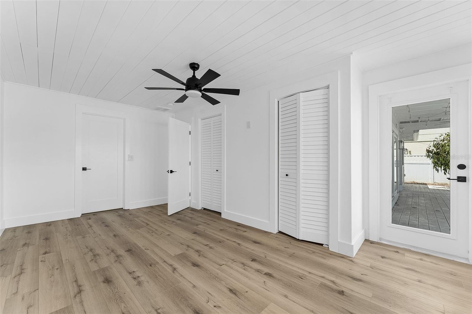 Image 8 of 16 For 845 Bay Esplanade