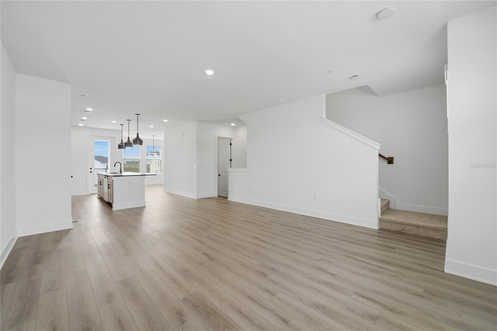 Image 12 of 36 For 15285 Hamlin Park Drive