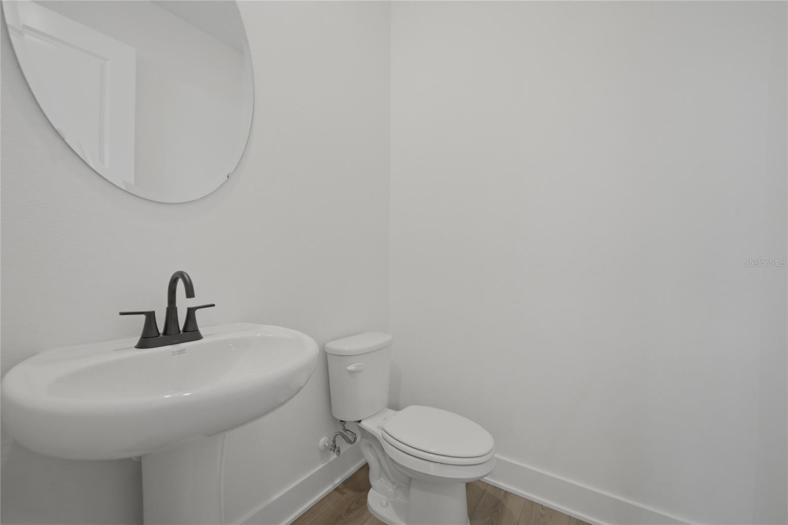 Image 21 of 36 For 15285 Hamlin Park Drive