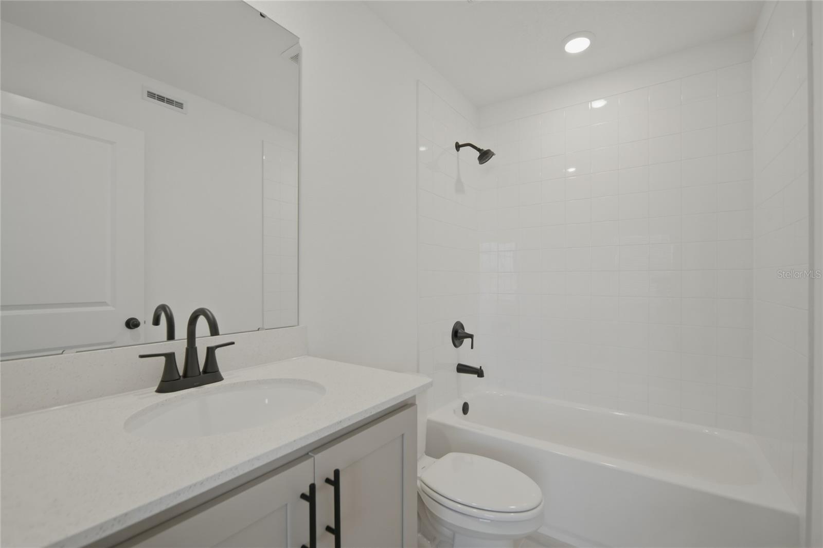 Image 24 of 36 For 15285 Hamlin Park Drive