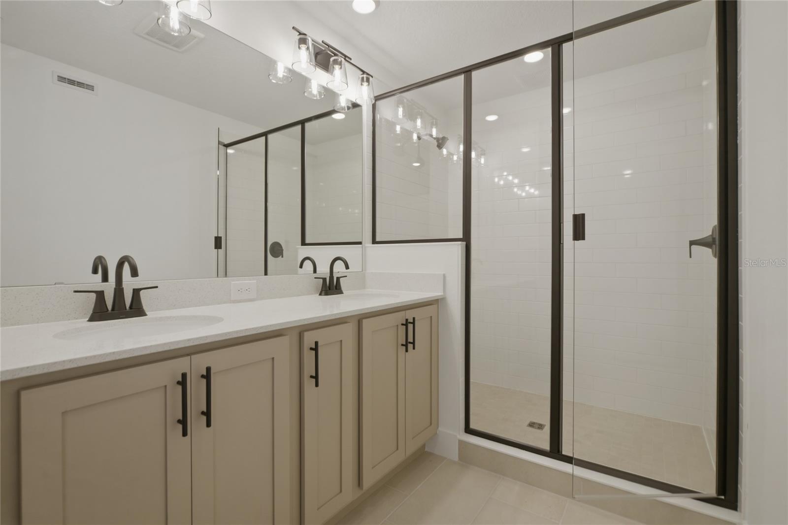 Image 29 of 36 For 15285 Hamlin Park Drive